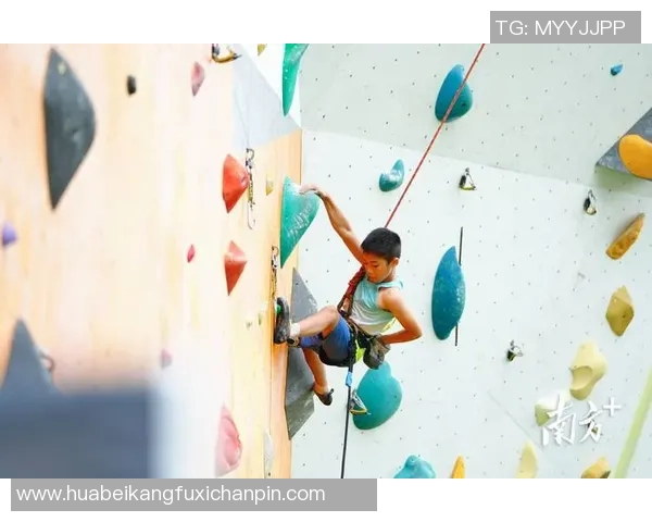 成都攀岩队防守策略解析与攀岩热点的深度探讨 成都攀岩队防守策略解析与攀岩热点的深度探讨